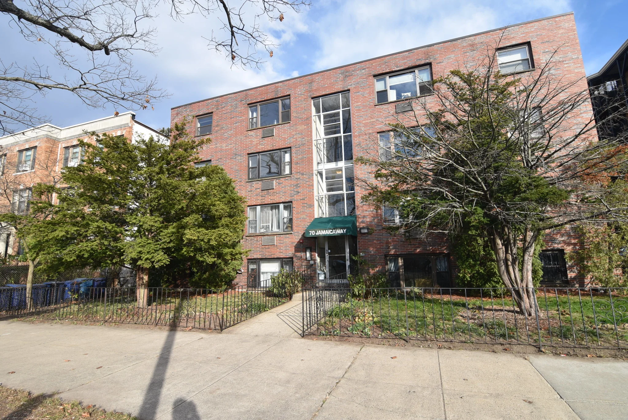70 Jamaicaway, Jamaica Plain