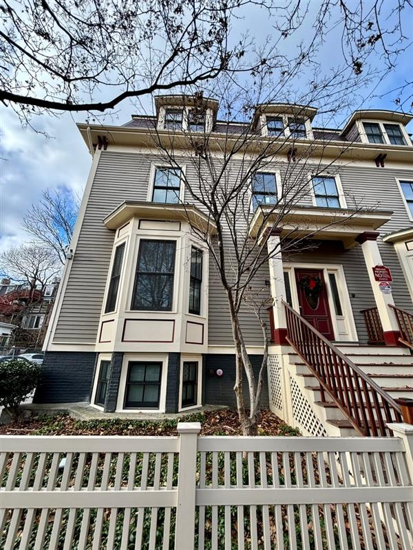 39 Inman St, Mid-Cambridge