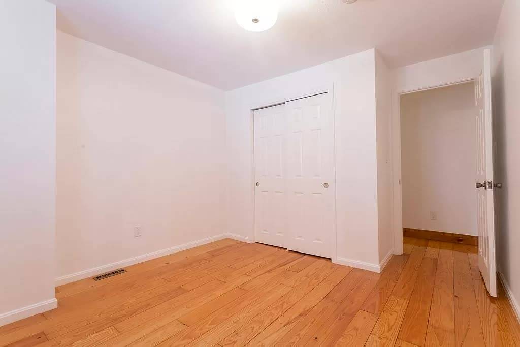 35 Fort Ave, Roxbury
