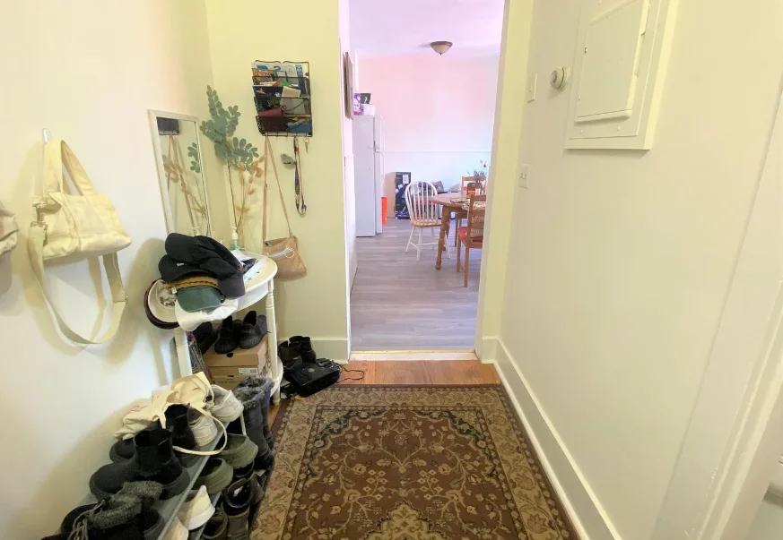 128 Cedar St, Powder House Square