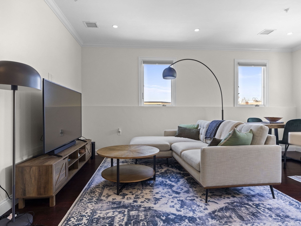 753 E Broadway, South Boston