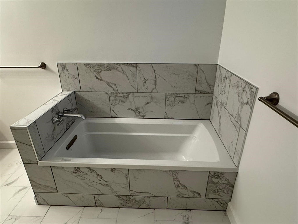 162 East Emerson Rd, Lexington