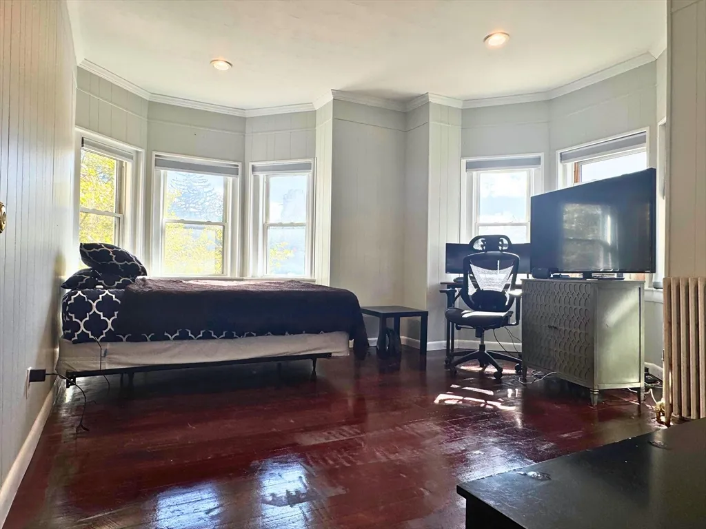 3 Englewood Ave, Columbus Park