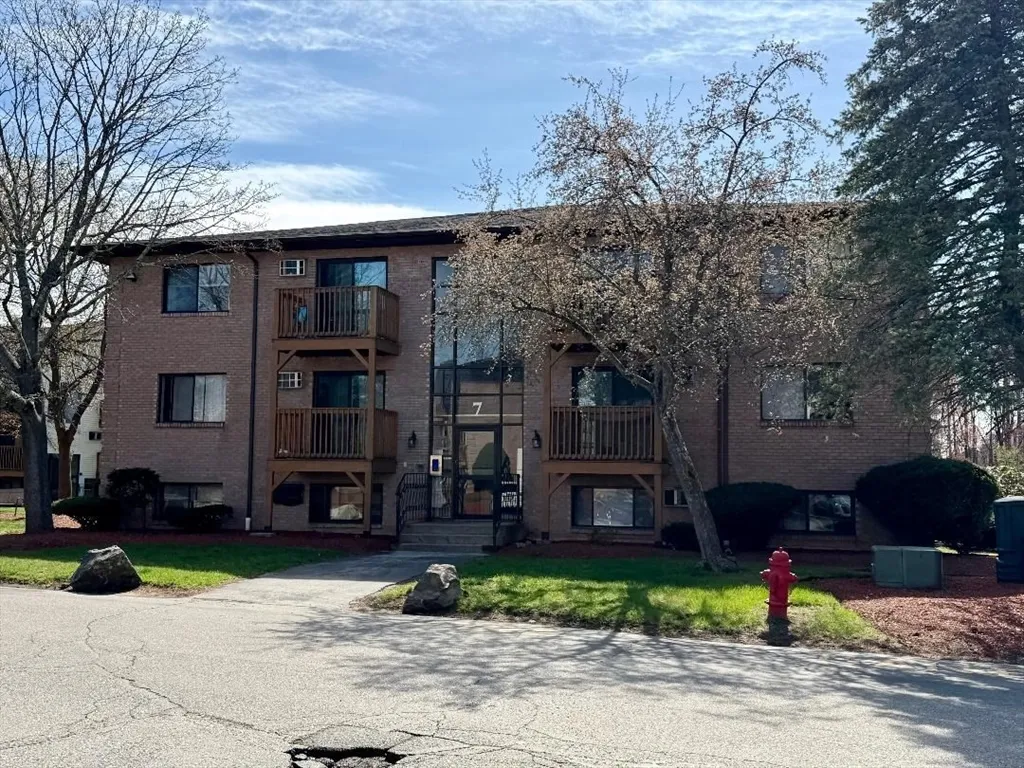 7 Lancelot Ct, Salem