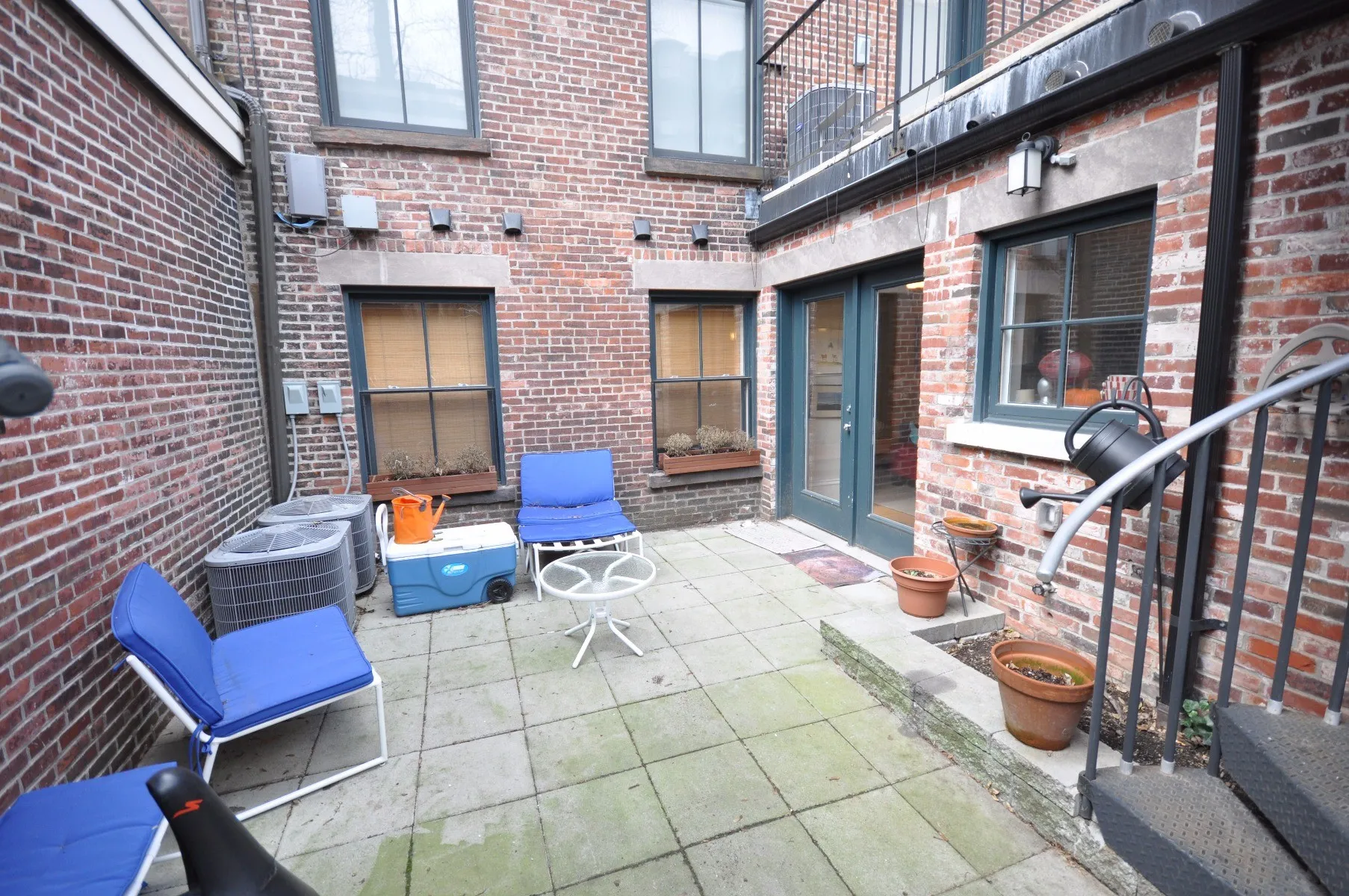 658 Massachusetts Ave, South End