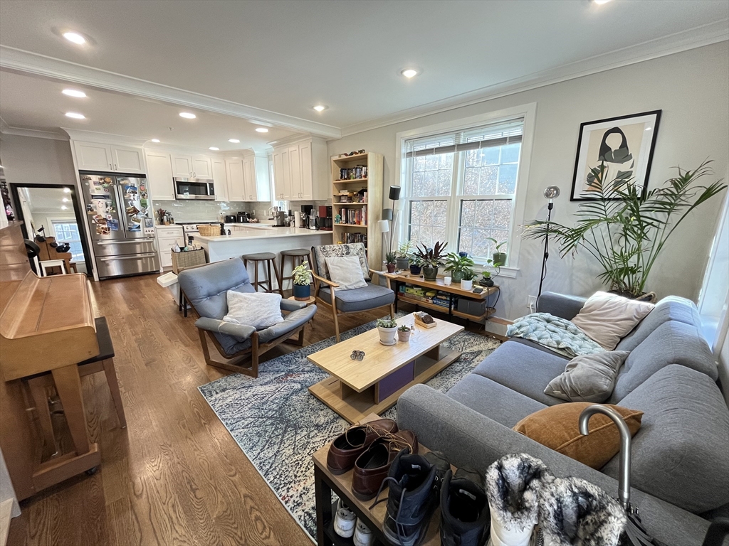 63 Sedgwick St, Jamaica Plain