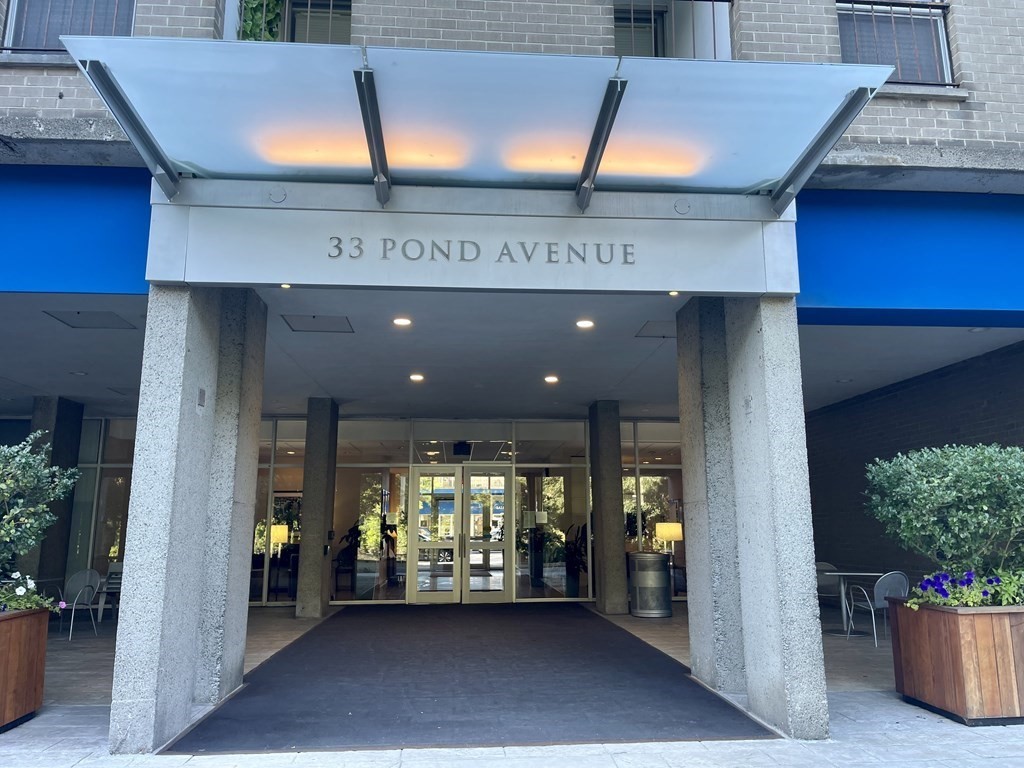 33 Pond Ave, Brookline Village