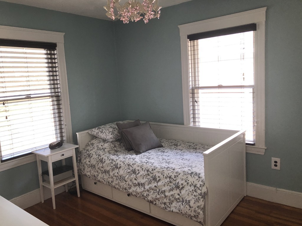 6 Blake Rd, Brookline Hills