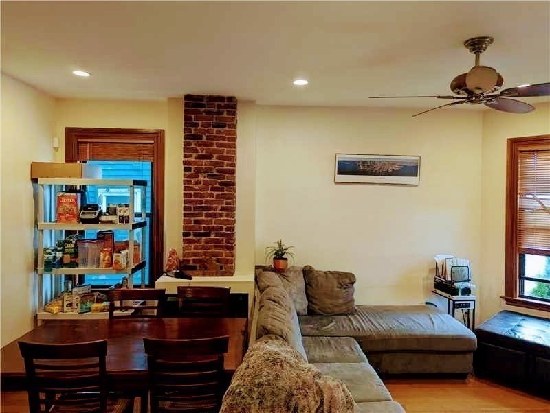 176 Hillside St, Mission Hill