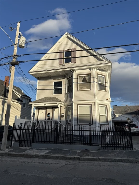 37 Tenney St, Methuen