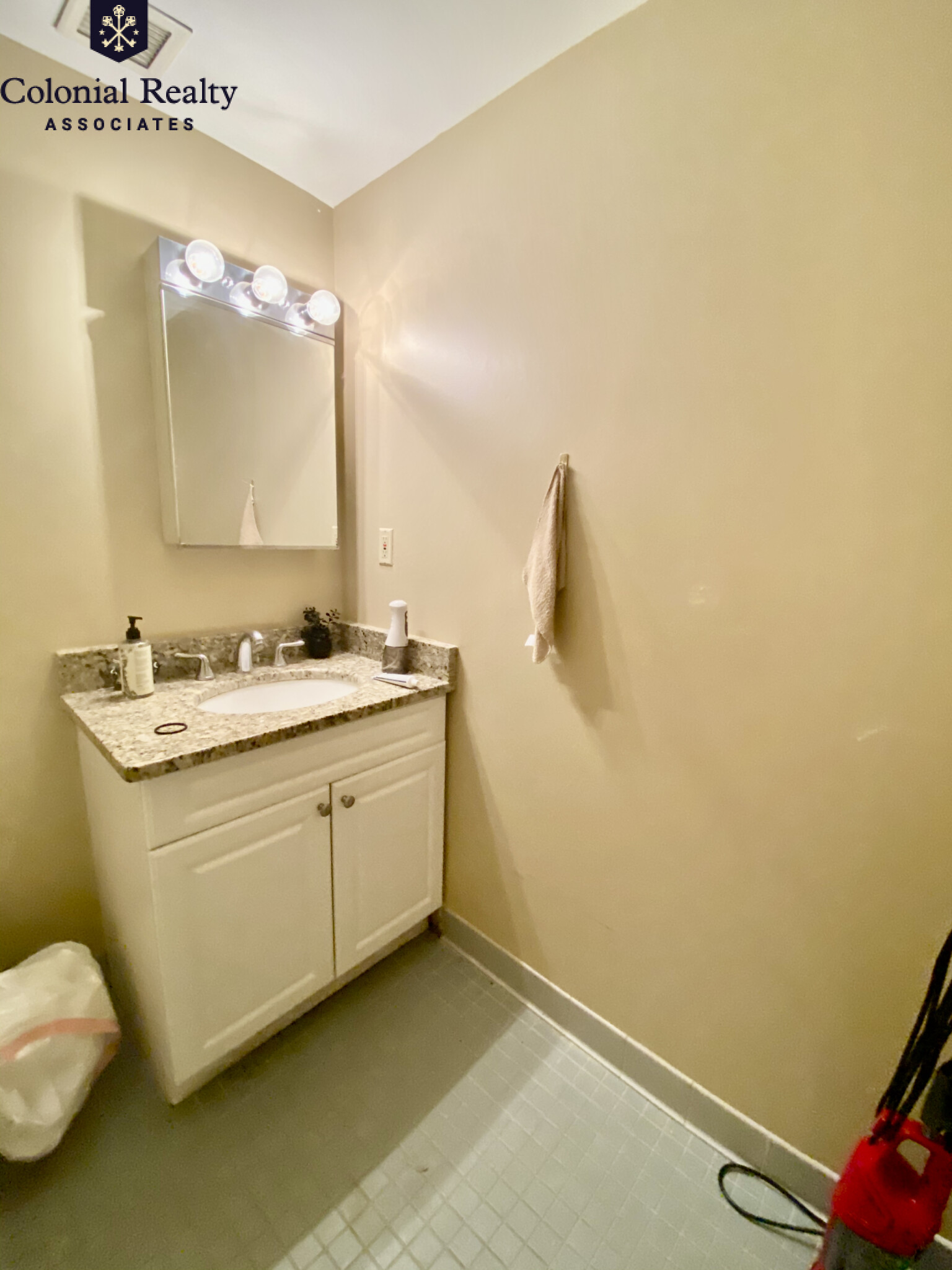 9 North Beacon St, Allston