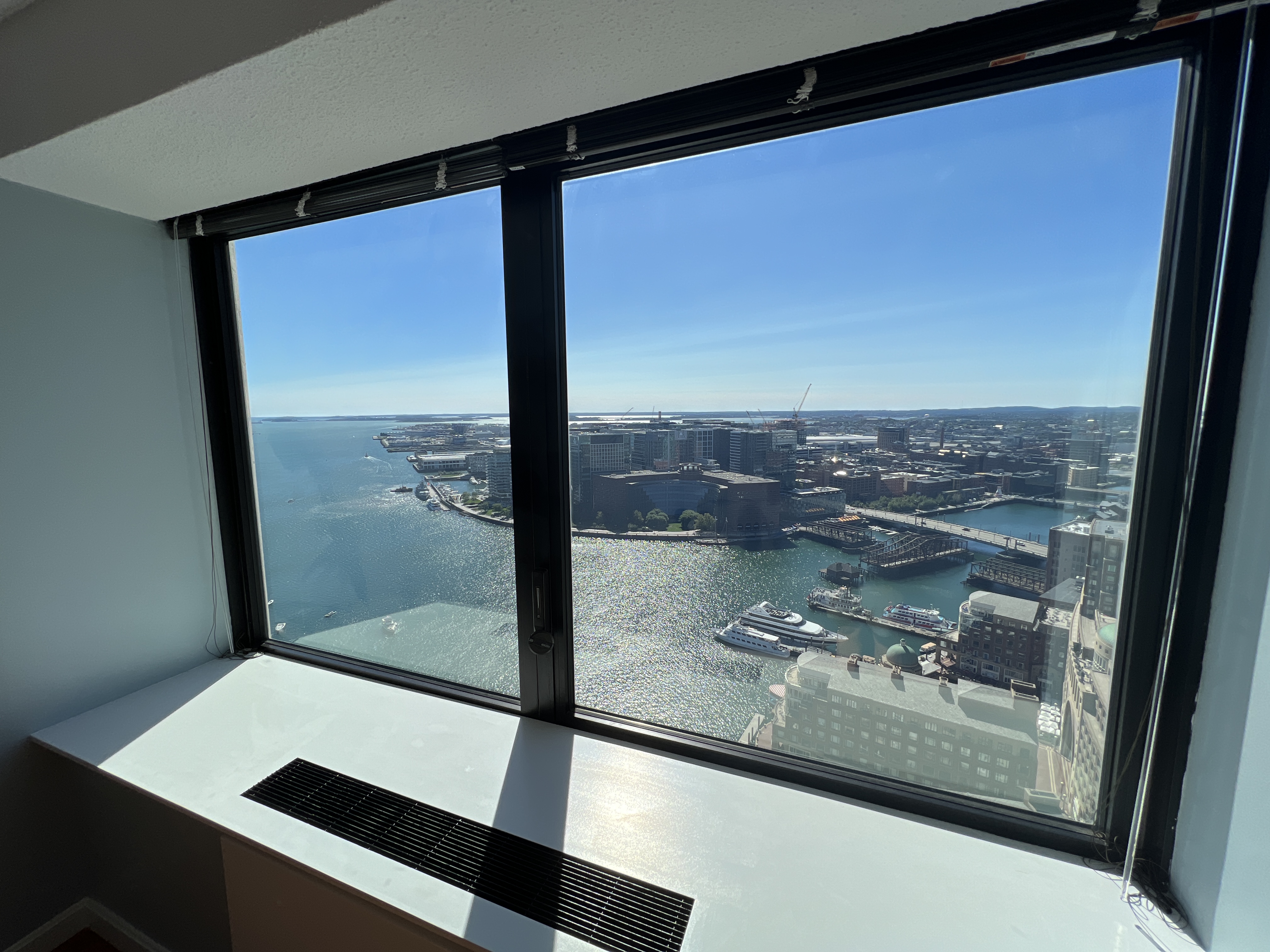 2 bed, 1 bath apartment for rent at 85 East India Row Unit 37E, Waterfront — photo 3 of 23