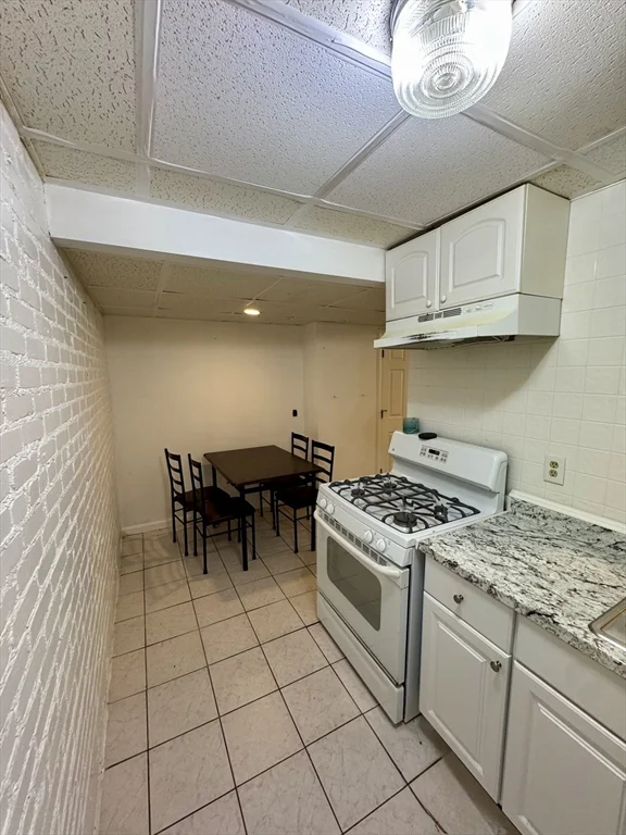 31 Dennison Ave, Framingham