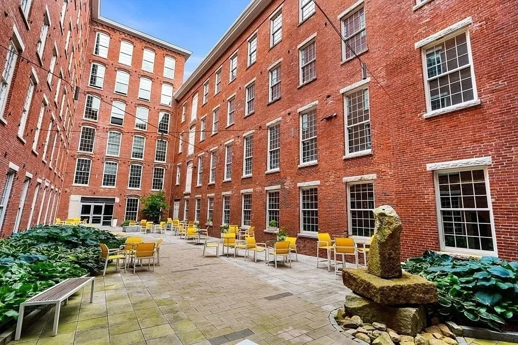 130 John St, Downtown