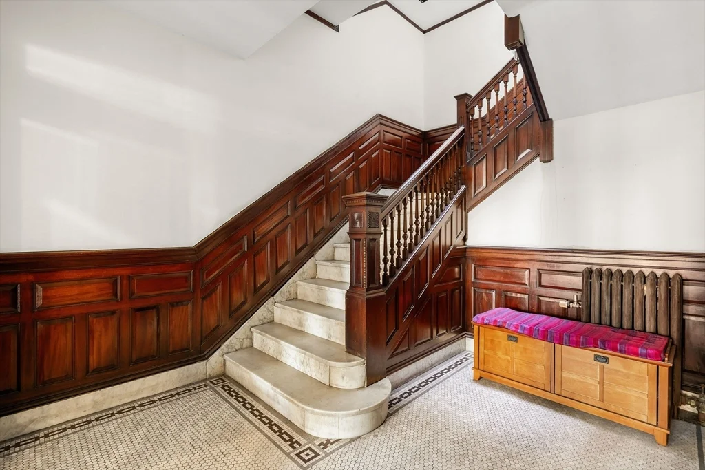 25 Stearns Rd, Coolidge Corner