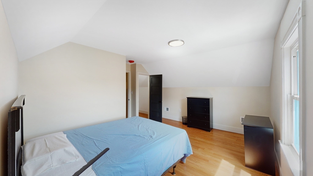 7 Chester Ave, Waltham