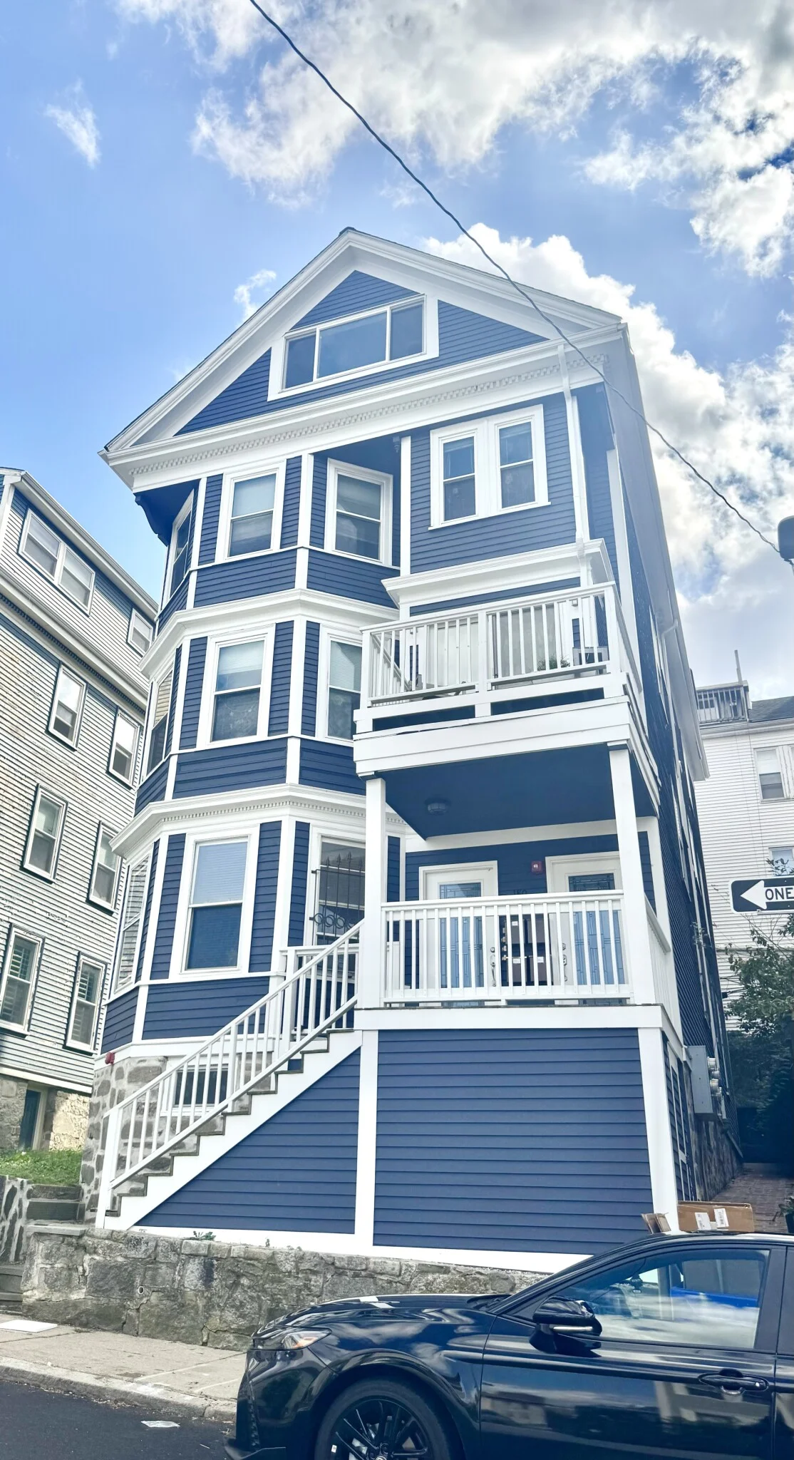 180 Hillside St, Mission Hill