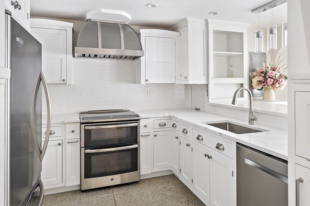 4 Charlesgate E, Back Bay