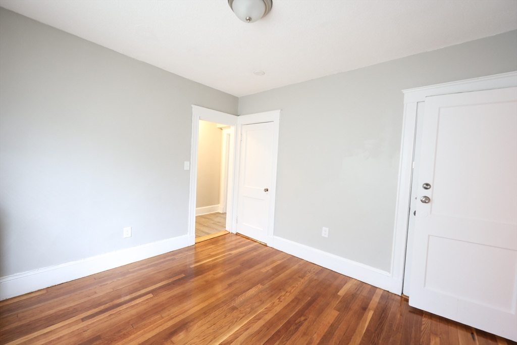 8-10 Mattakeeset St, Hyde Park