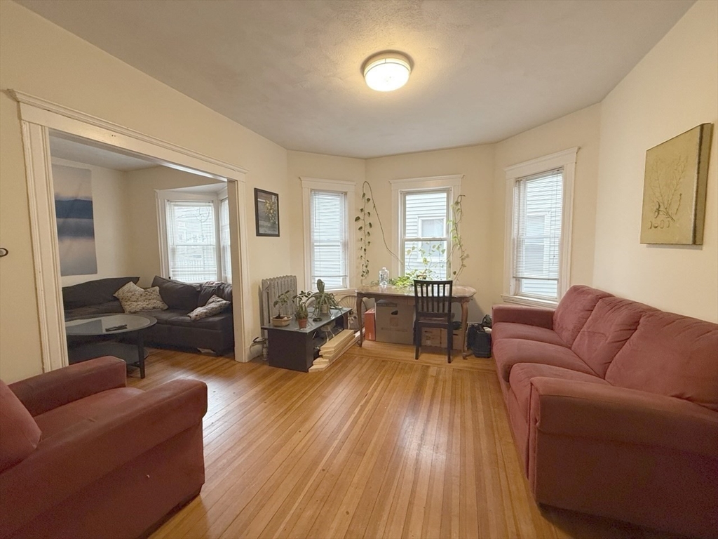 34 Belknap St, Tufts University