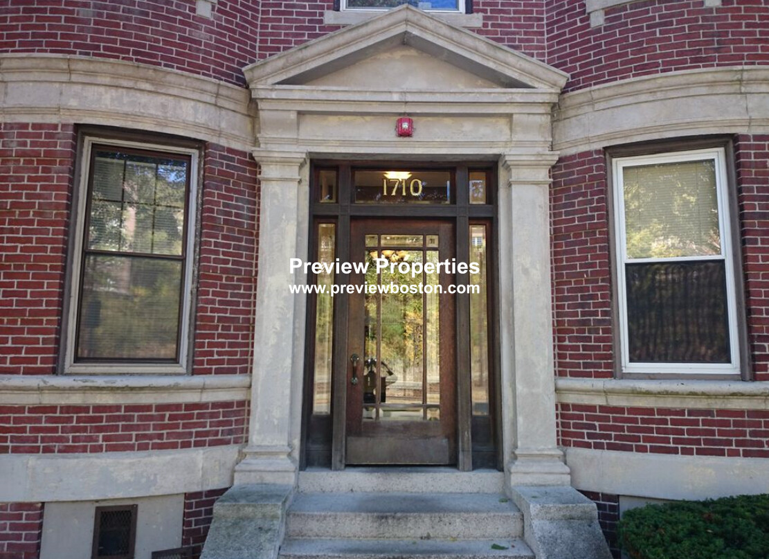 1710 Commonwealth Ave, Brighton