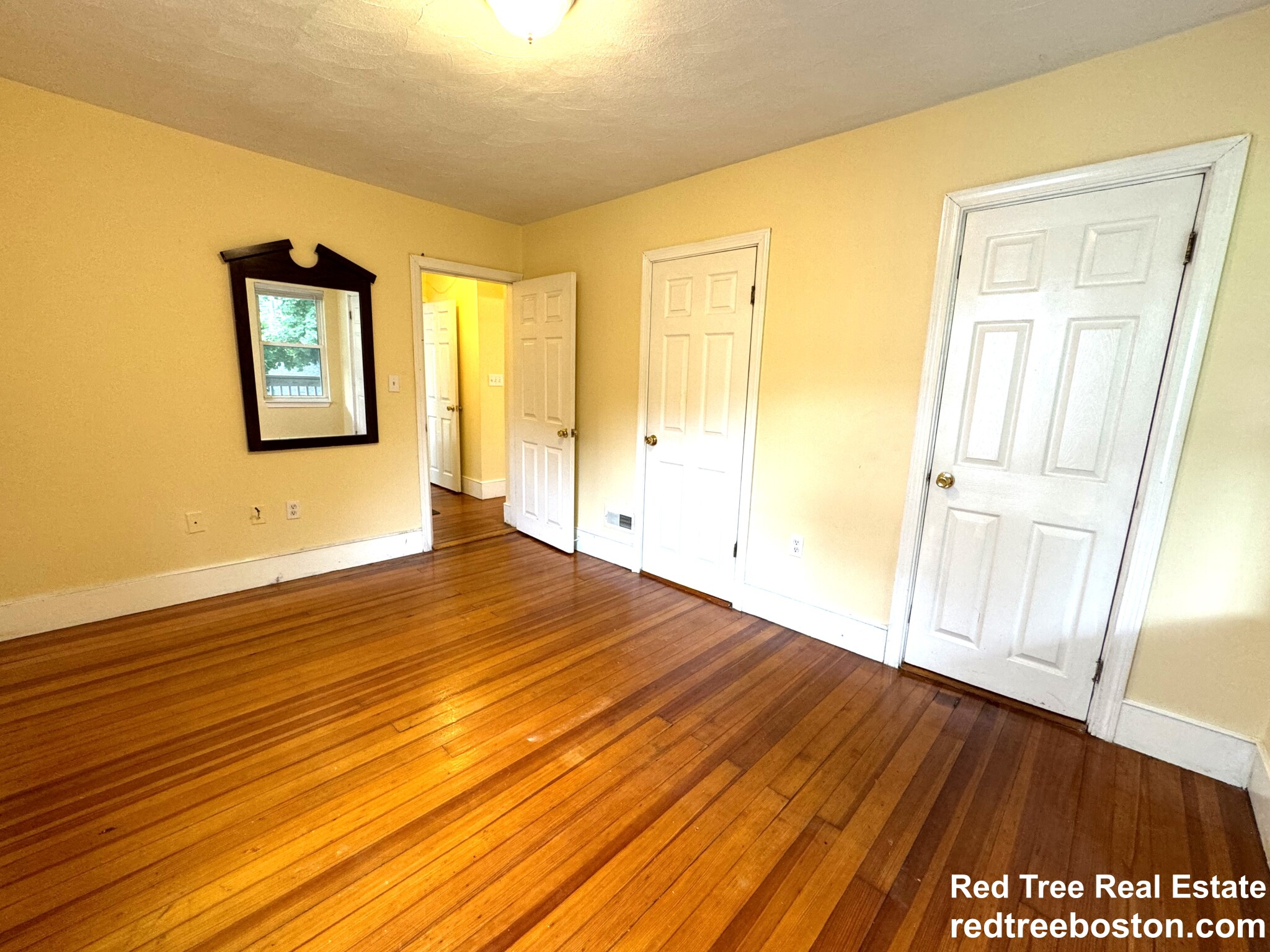 4057 Washington St, Roslindale