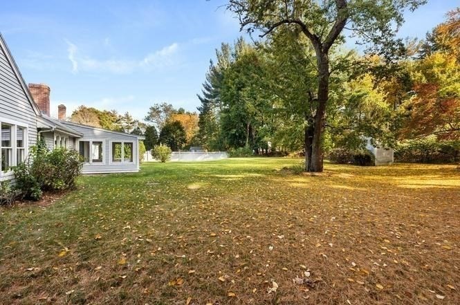 10 Pinegrove, Hingham