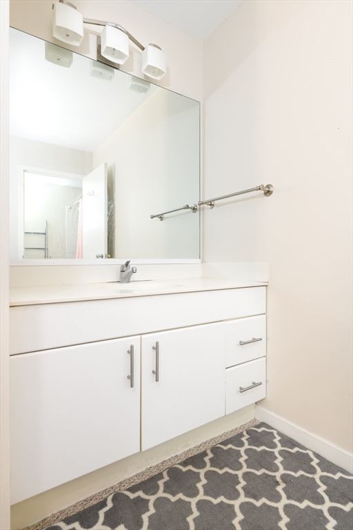 950 Massachusetts Ave, Riverside