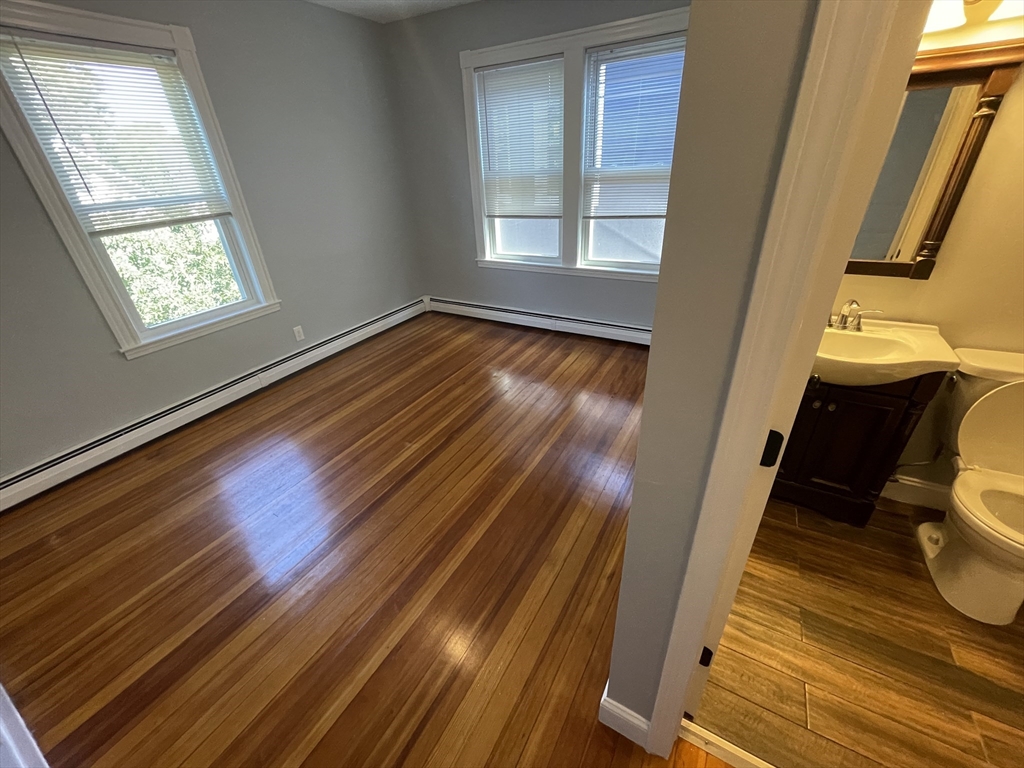 330 Western Ave, Riverside