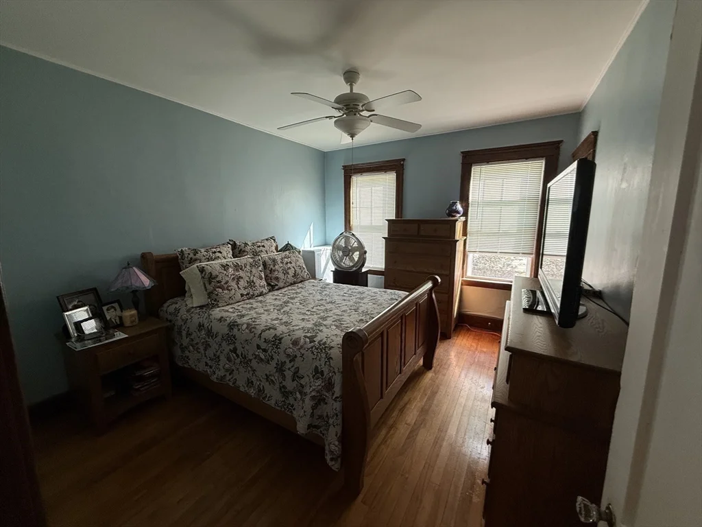 9 Underwood St, West Side