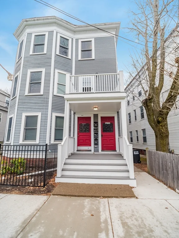 318 Beacon St, Ward Two
