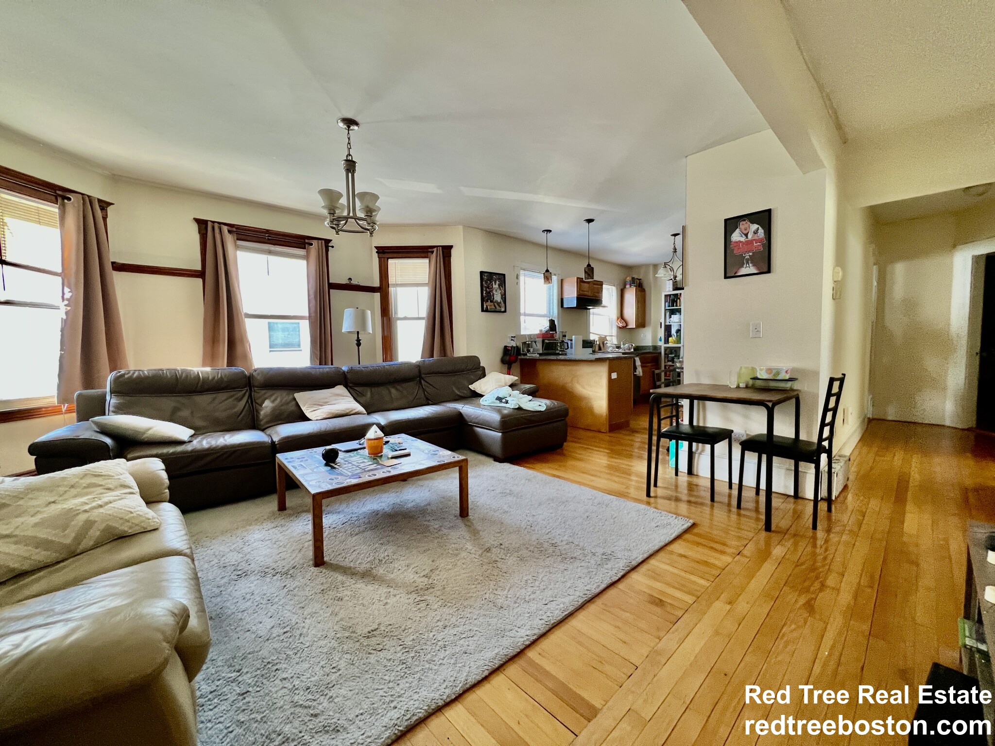 331 Faneuil St, Oak Square