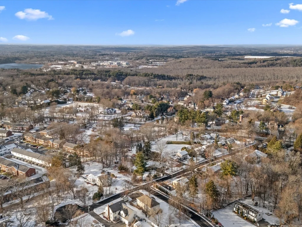 28 Crestview Dr, Westborough