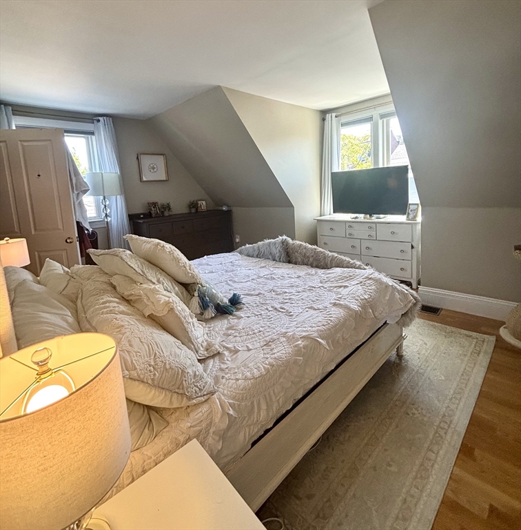 7 Pleasant St, Charlestown