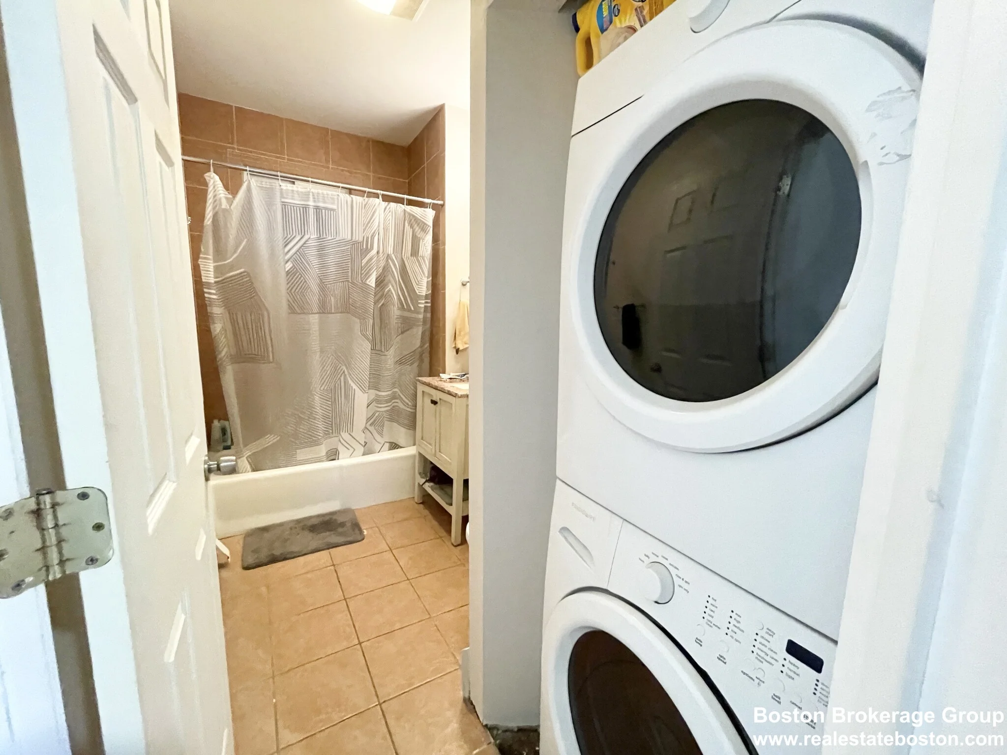 52 Delle Ave, Mission Hill