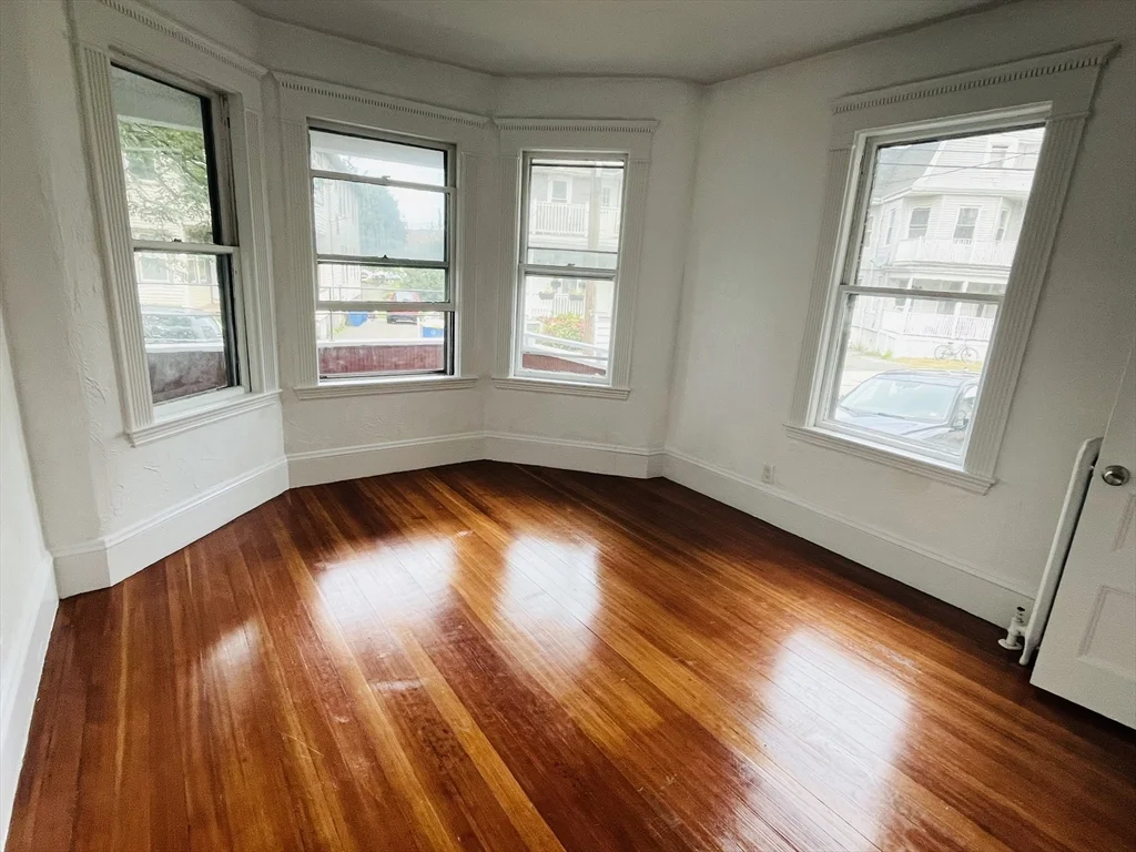 19 Beach Rd, Winthrop