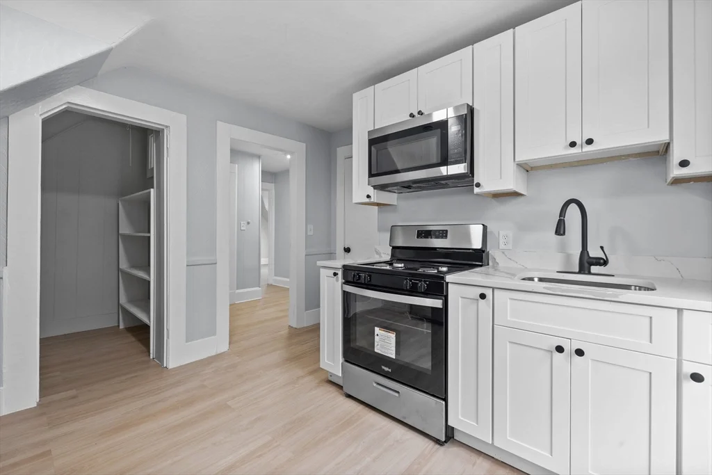 48 Hamilton Ave, Lynn