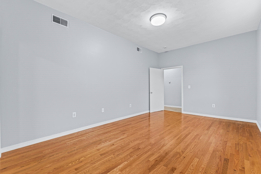 37 Munroe St, Somerville