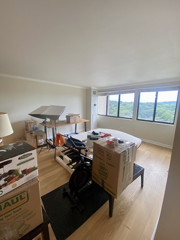 1731 Beacon St, Brookline