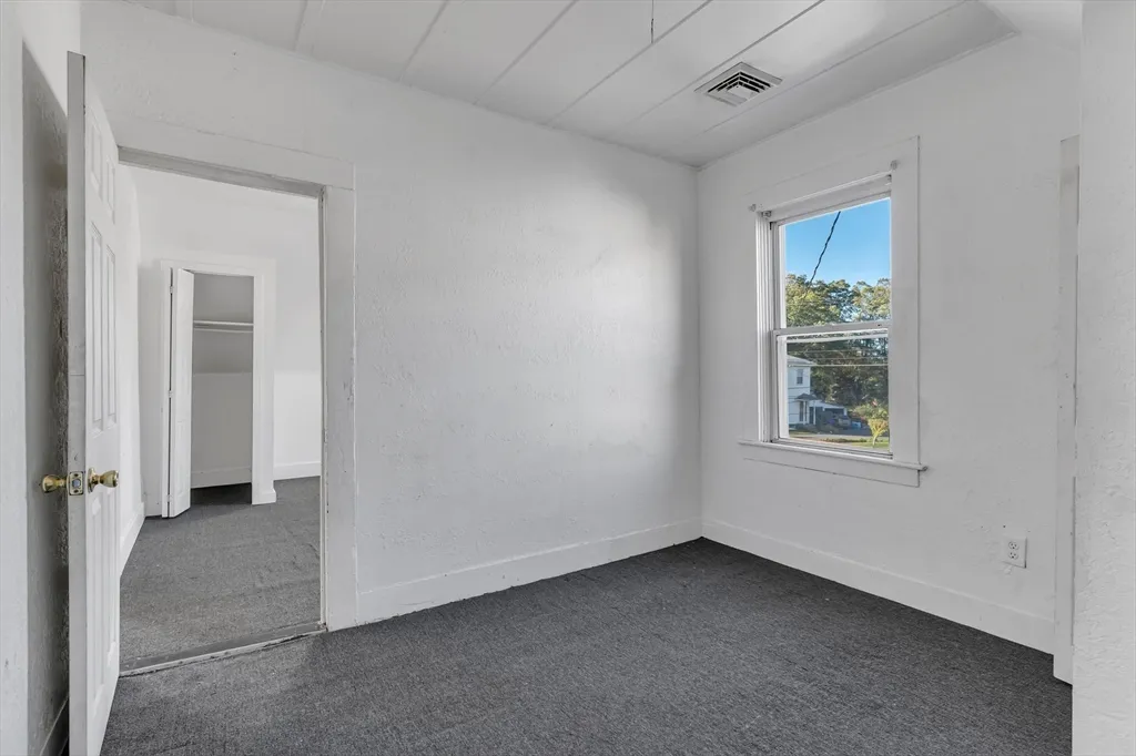 13-R Plain St, Taunton