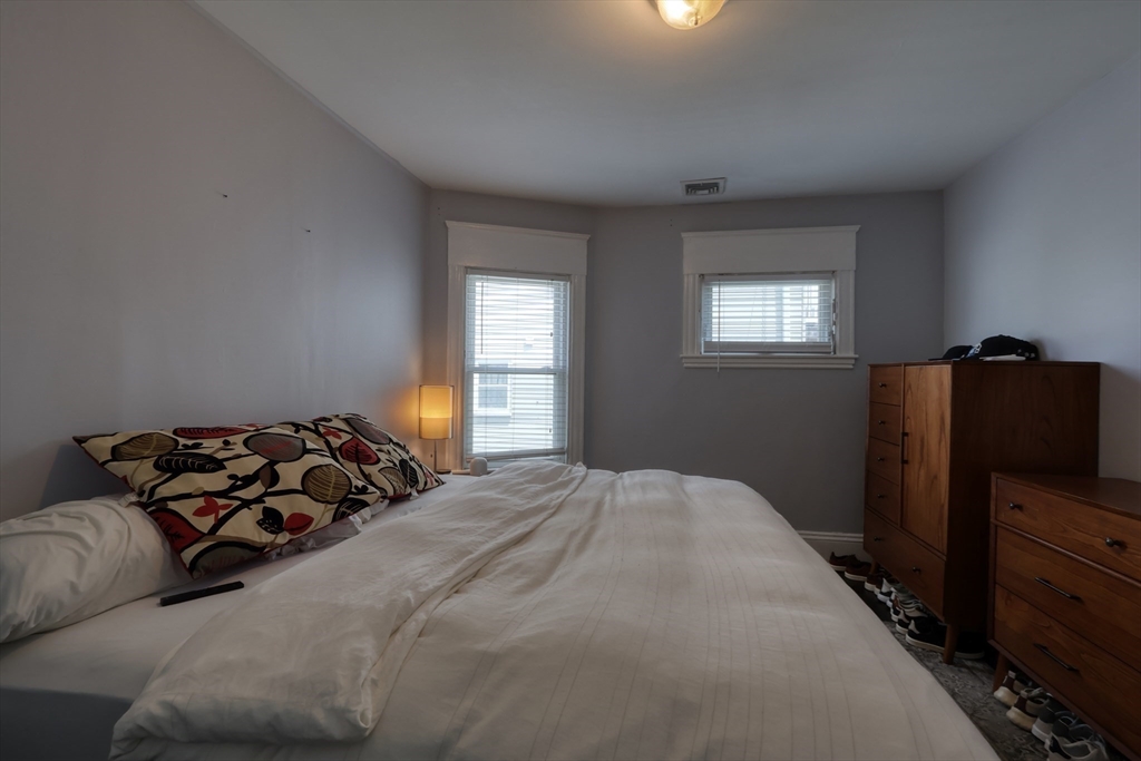 637 Broadway, Everett