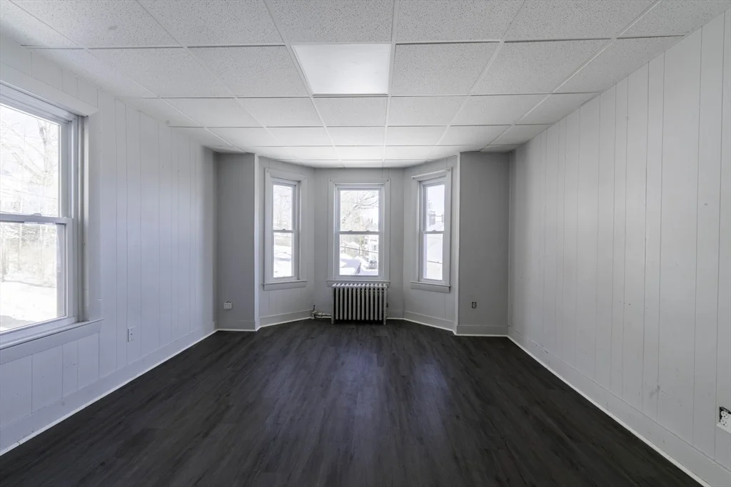 30 Chestnut St, Fitchburg