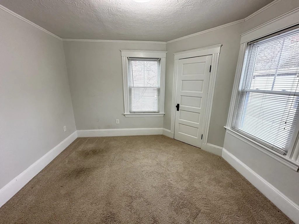 56 Sheridan St, Zip 01830