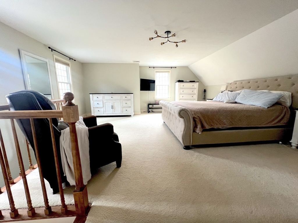 170 Saddle Hill Rd, Hopkinton