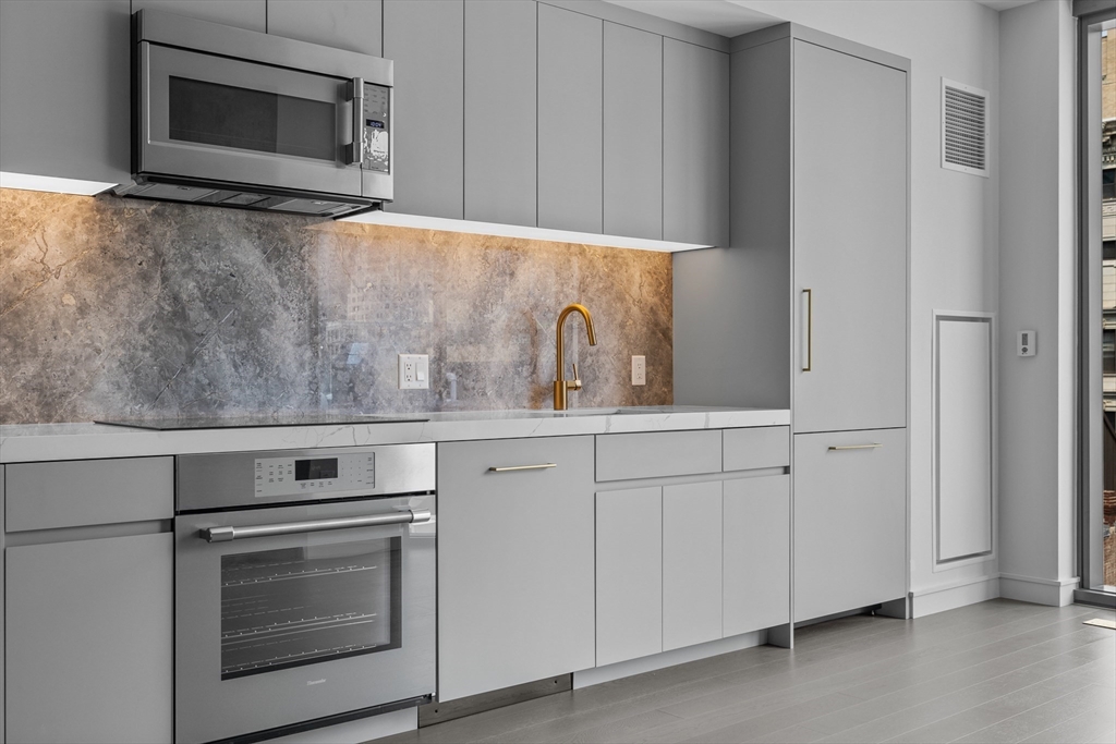 55 Lagrange St, Midtown