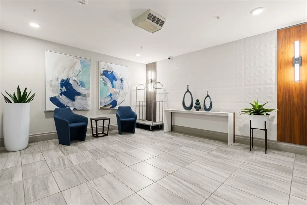 771 Harrison Ave, South End