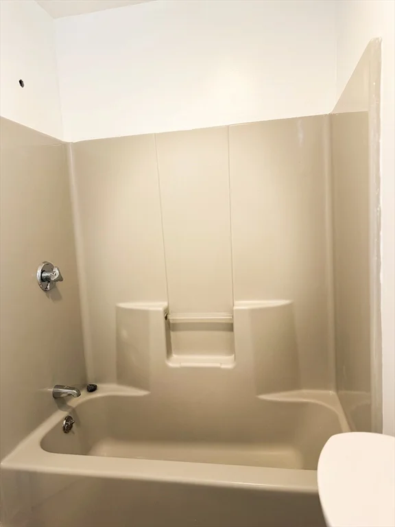 65 Chestnut St, New Bedford