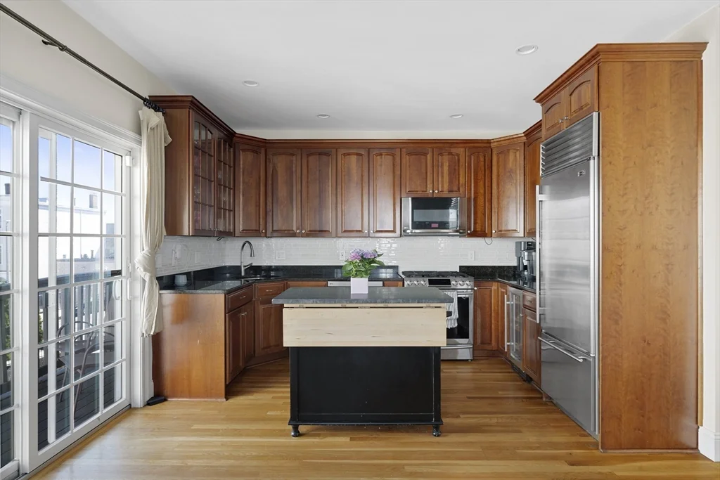 402 E 3rd St, South Boston