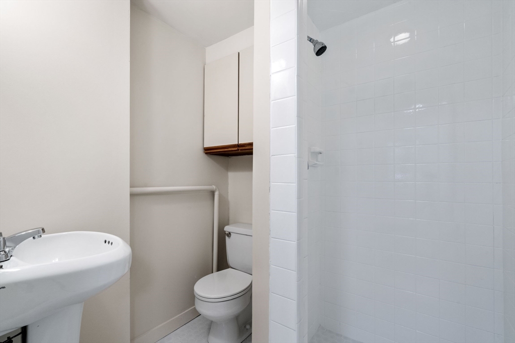 24 Braddock Park, South End