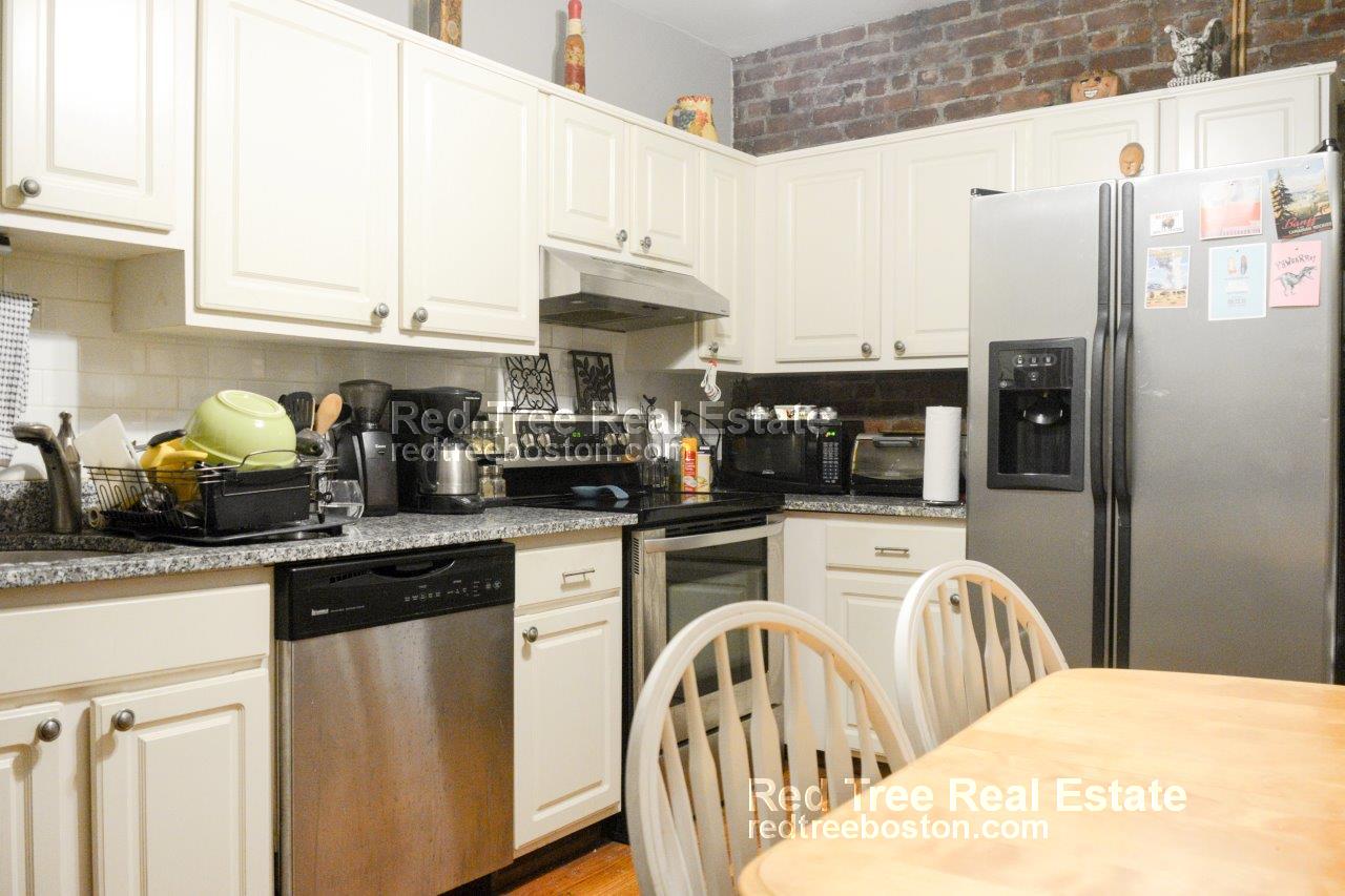 1404 Commonwealth Ave, Brighton